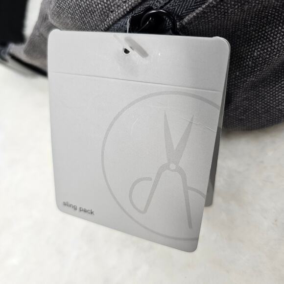 Damen + Hastings Gray Canvas Sling Pack Fanny Pack NWT - Picture 10 of 12